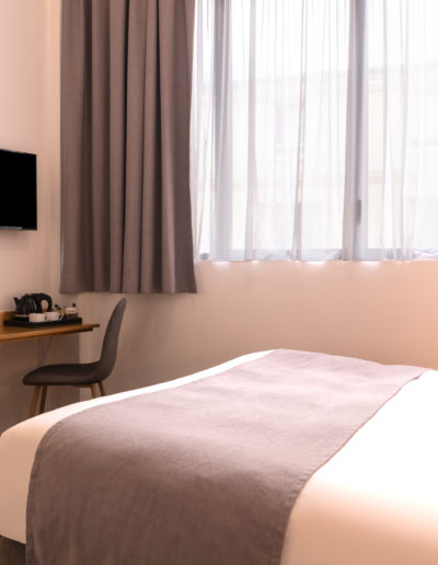 Chambre Confort, dans notre hôtel moderne à Paris, l'hôtel Terre Neuve.