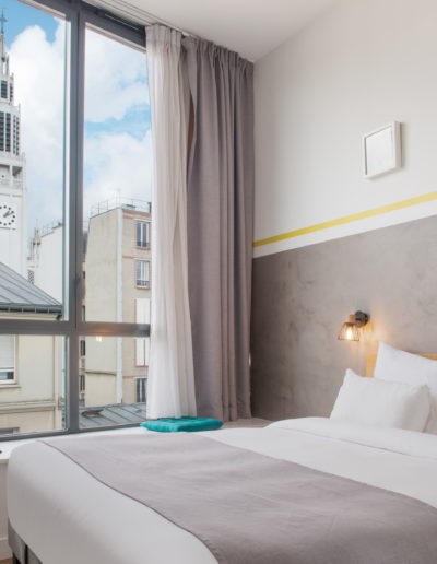 Vue coté rue, chambres conforts et supérieures, dans notre boutique hôtel à Paris, l'hôtel Terre Neuve.